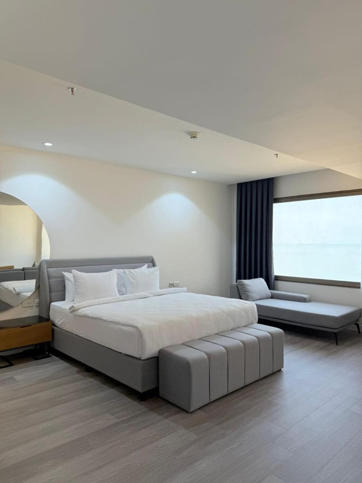 Plaza Athenee Hotel Kuwait City Bagian luar foto