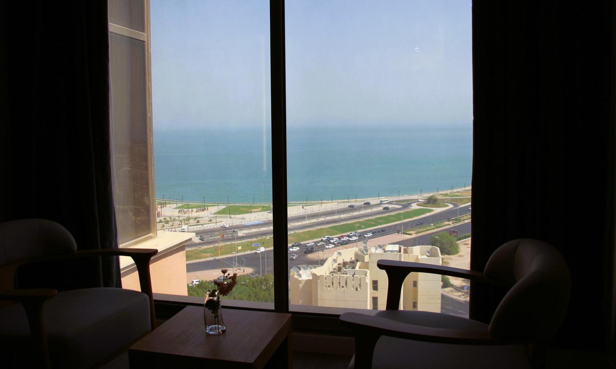 Plaza Athenee Hotel Kuwait City Bagian luar foto