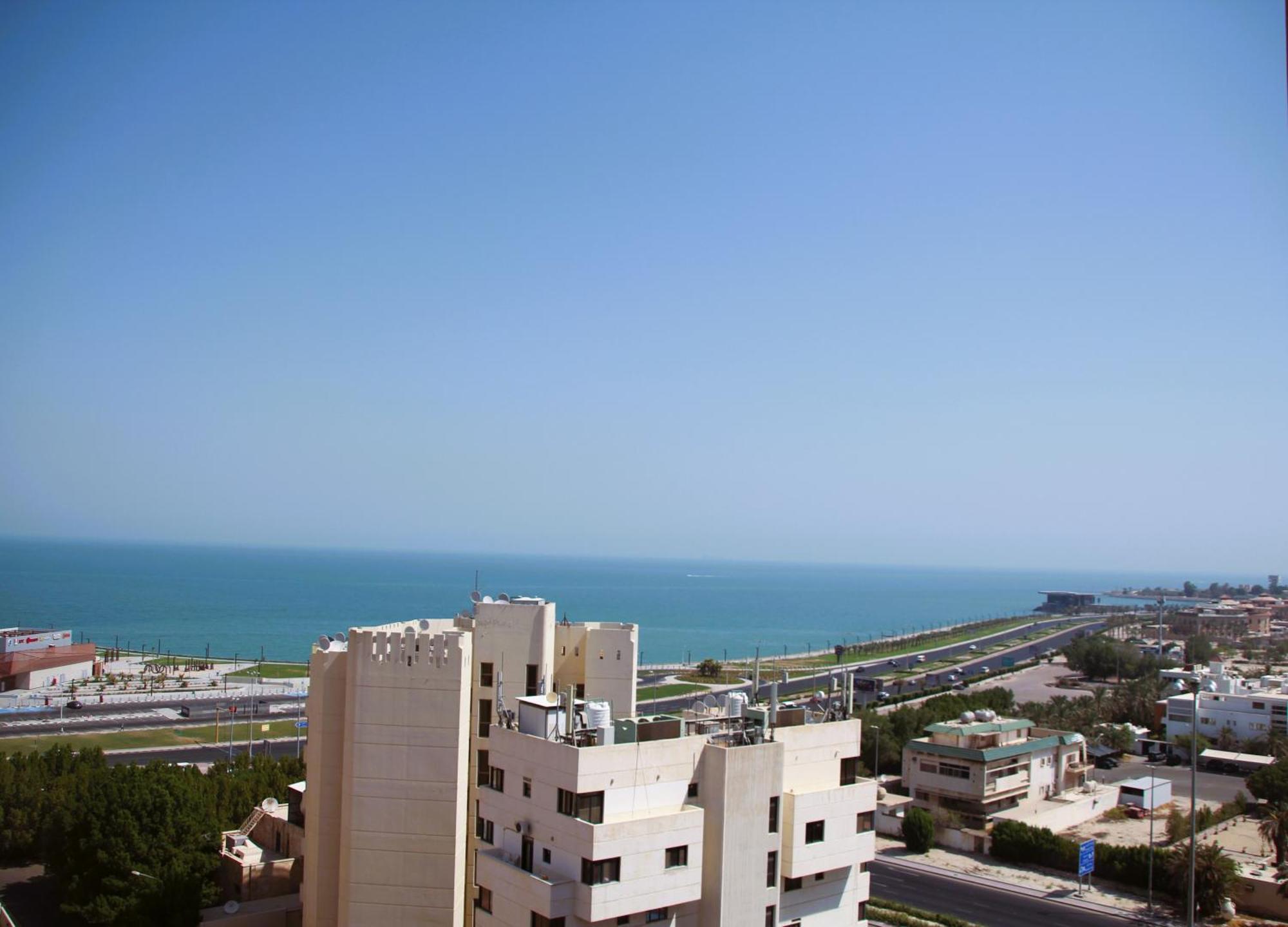 Plaza Athenee Hotel Kuwait City Bagian luar foto