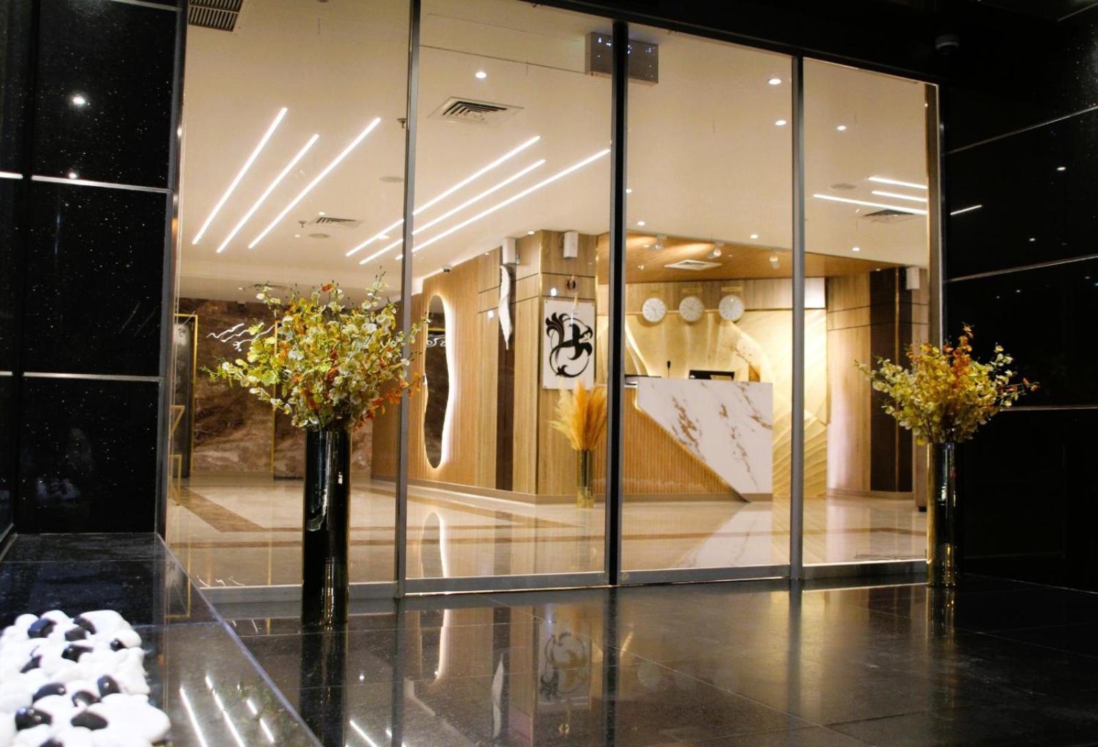 Plaza Athenee Hotel Kuwait City Bagian luar foto