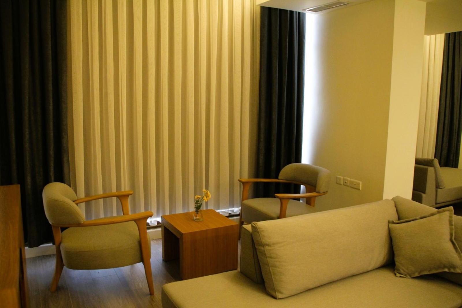Plaza Athenee Hotel Kuwait City Bagian luar foto