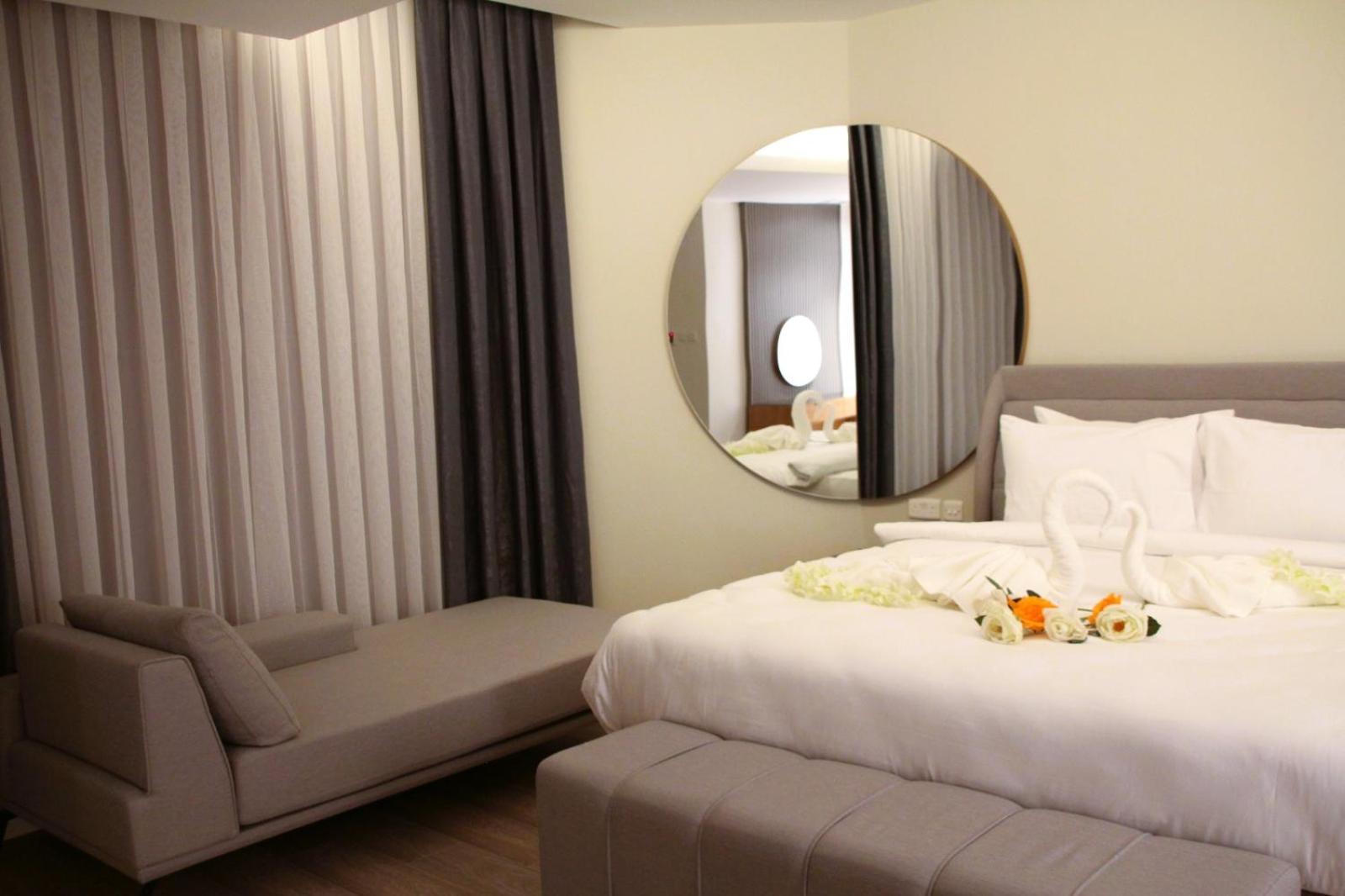 Plaza Athenee Hotel Kuwait City Bagian luar foto