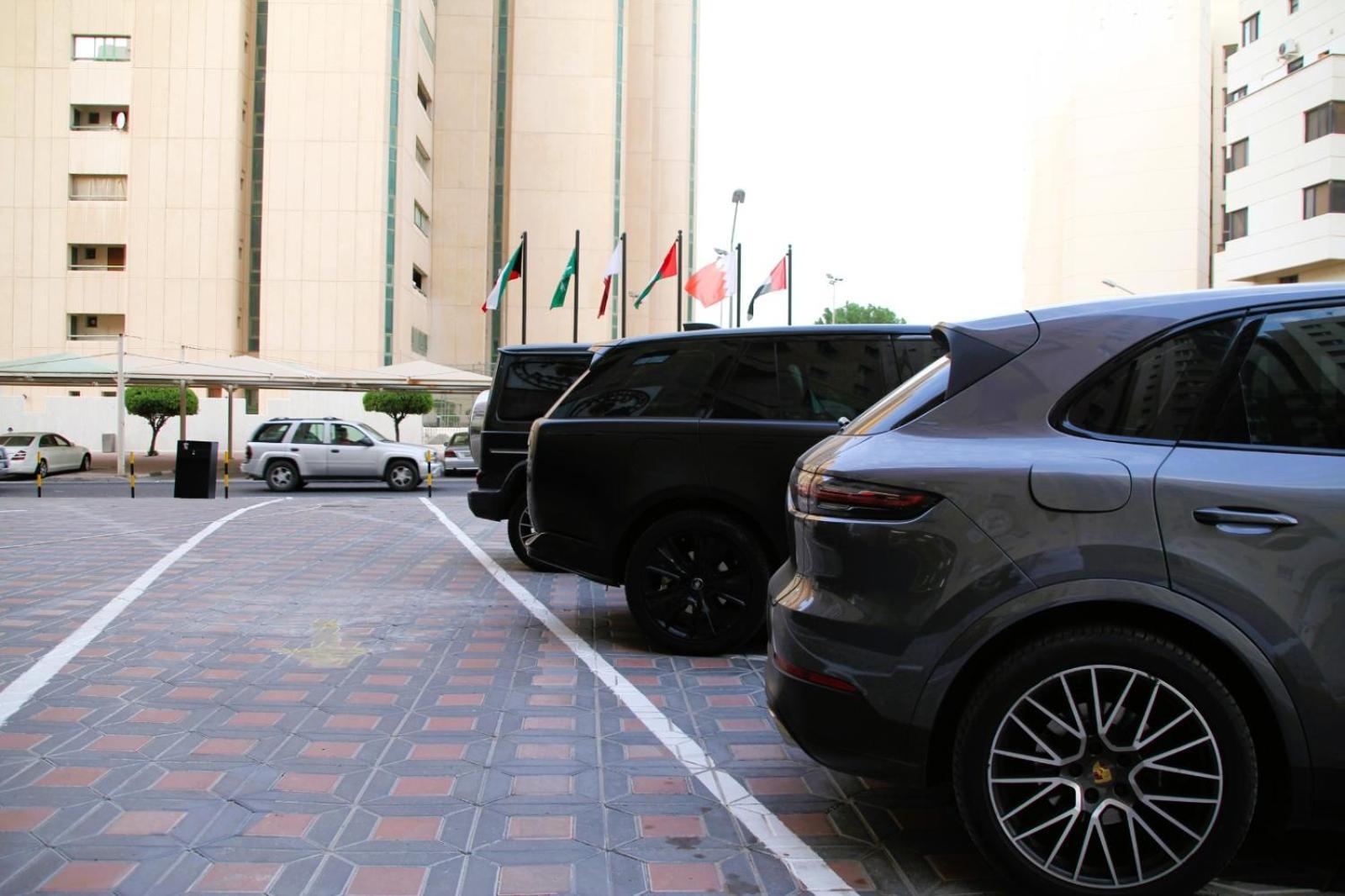 Plaza Athenee Hotel Kuwait City Bagian luar foto