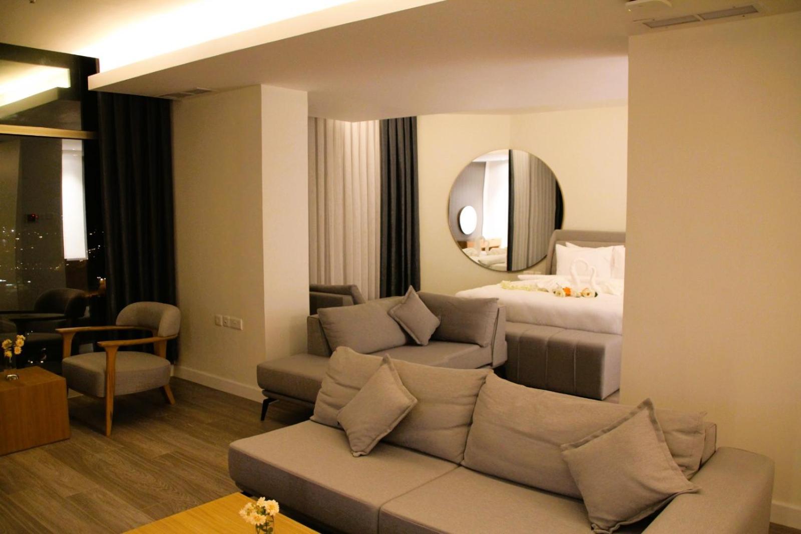 Plaza Athenee Hotel Kuwait City Bagian luar foto
