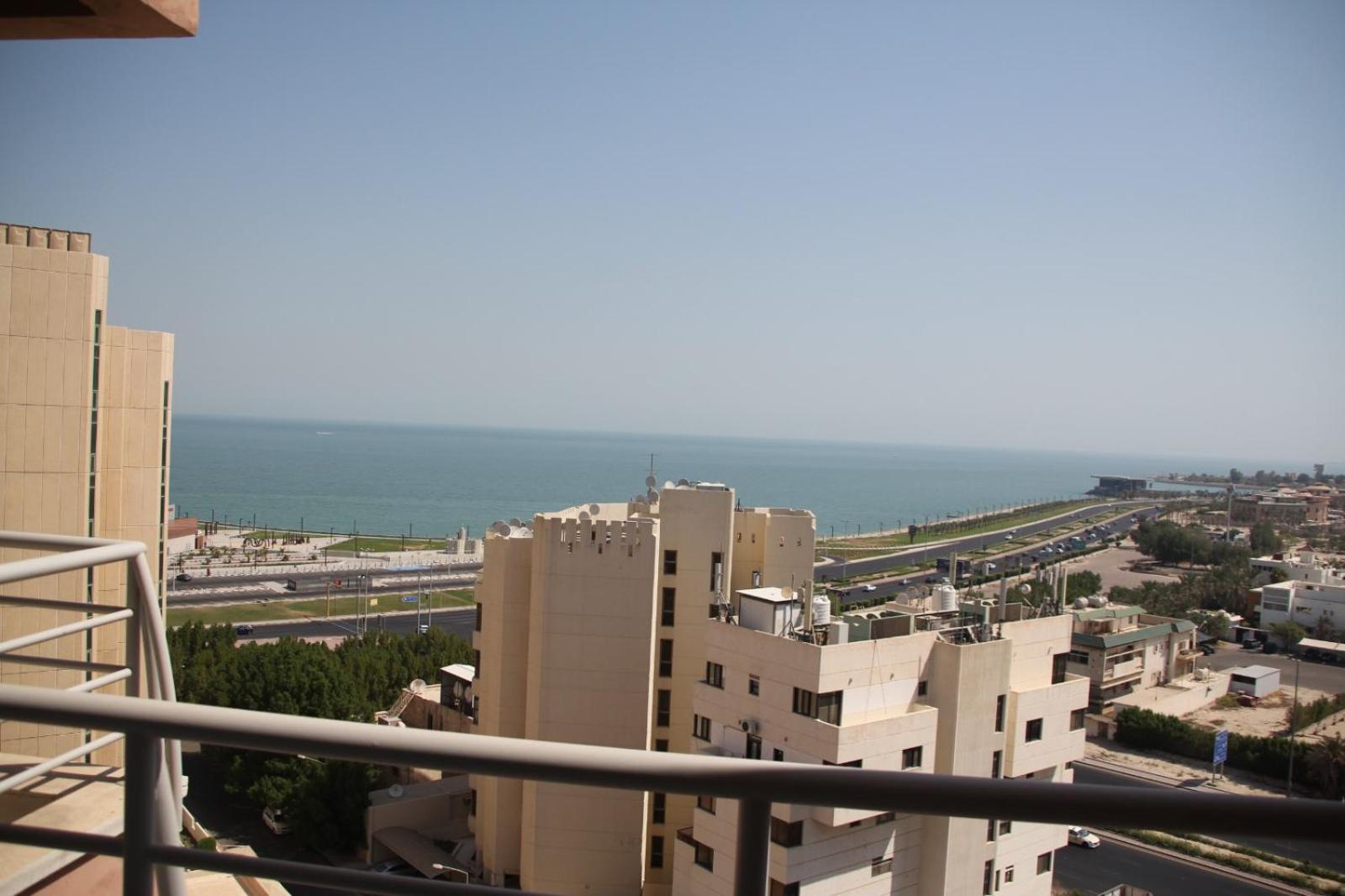 Plaza Athenee Hotel Kuwait City Bagian luar foto