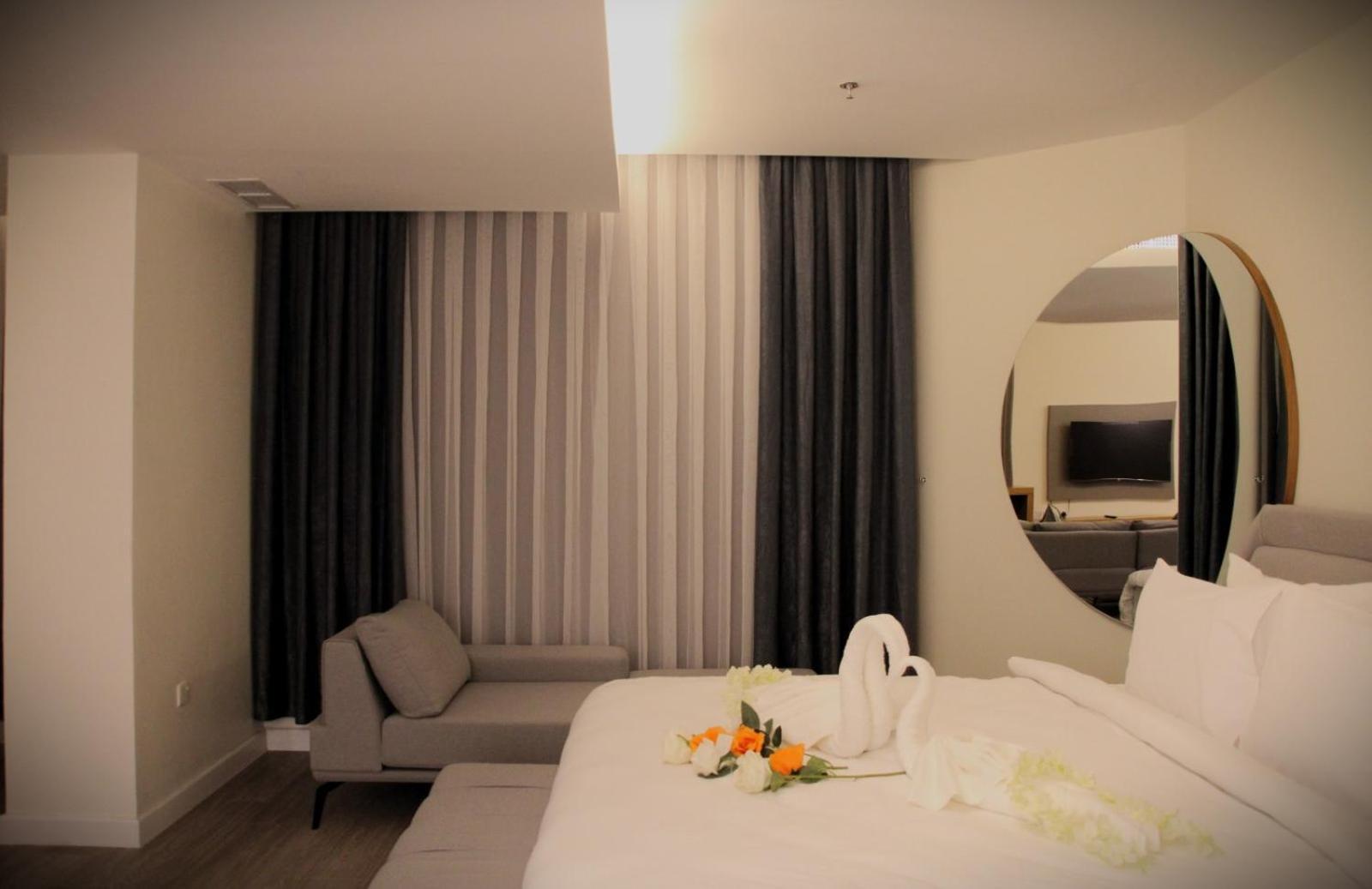 Plaza Athenee Hotel Kuwait City Bagian luar foto