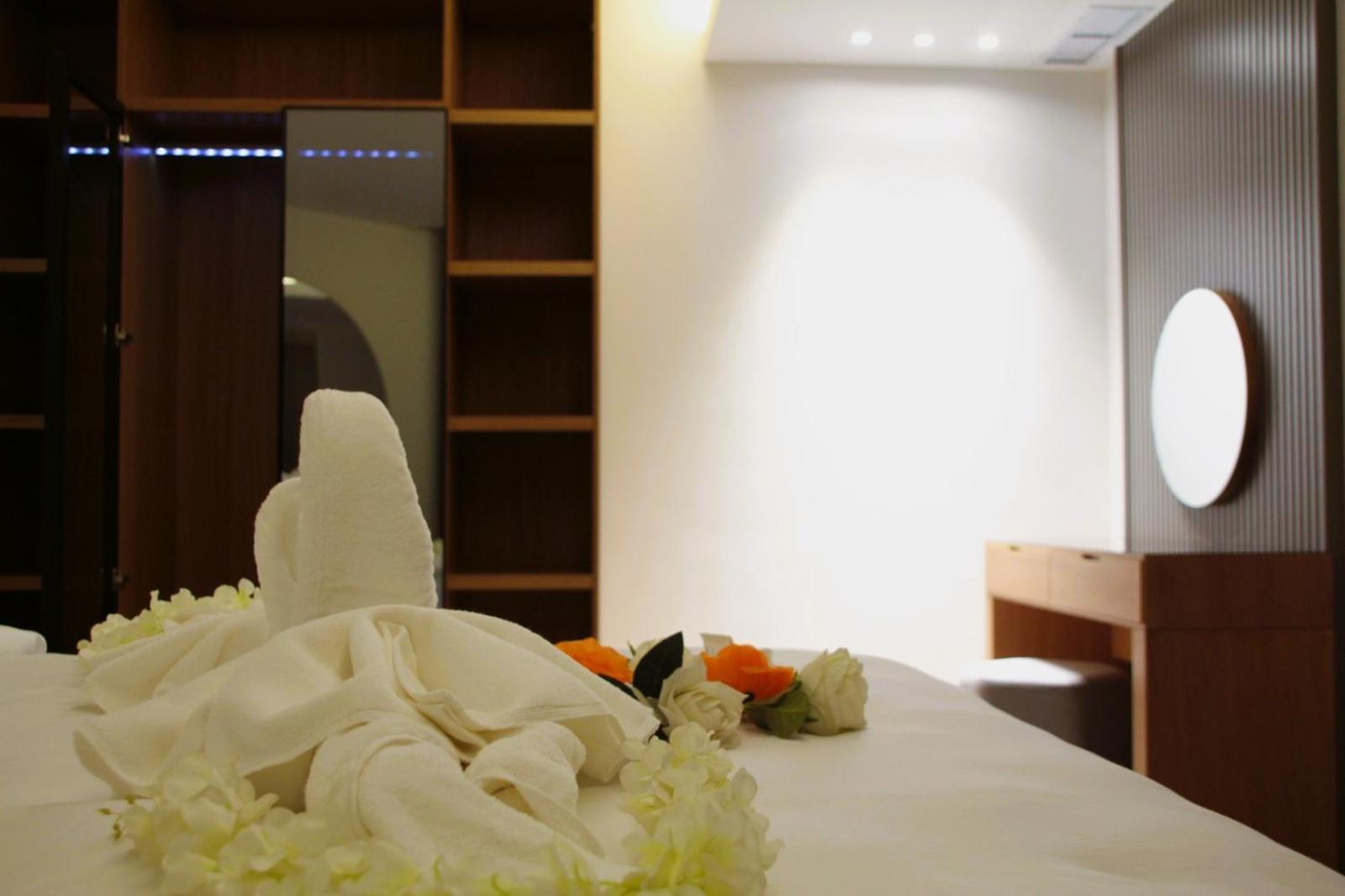 Plaza Athenee Hotel Kuwait City Bagian luar foto