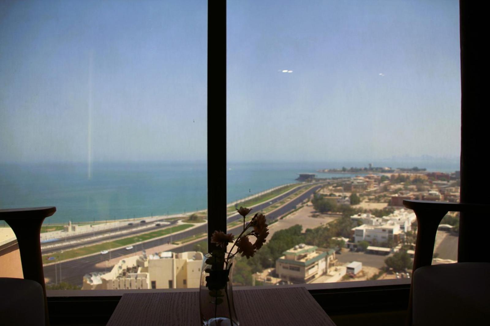 Plaza Athenee Hotel Kuwait City Bagian luar foto