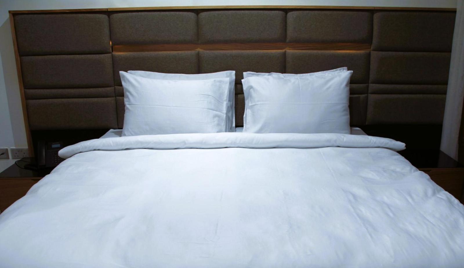 Plaza Athenee Hotel Kuwait City Bagian luar foto