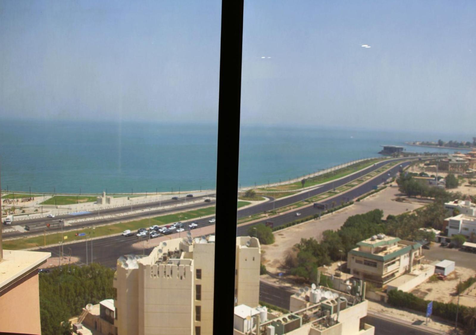 Plaza Athenee Hotel Kuwait City Bagian luar foto