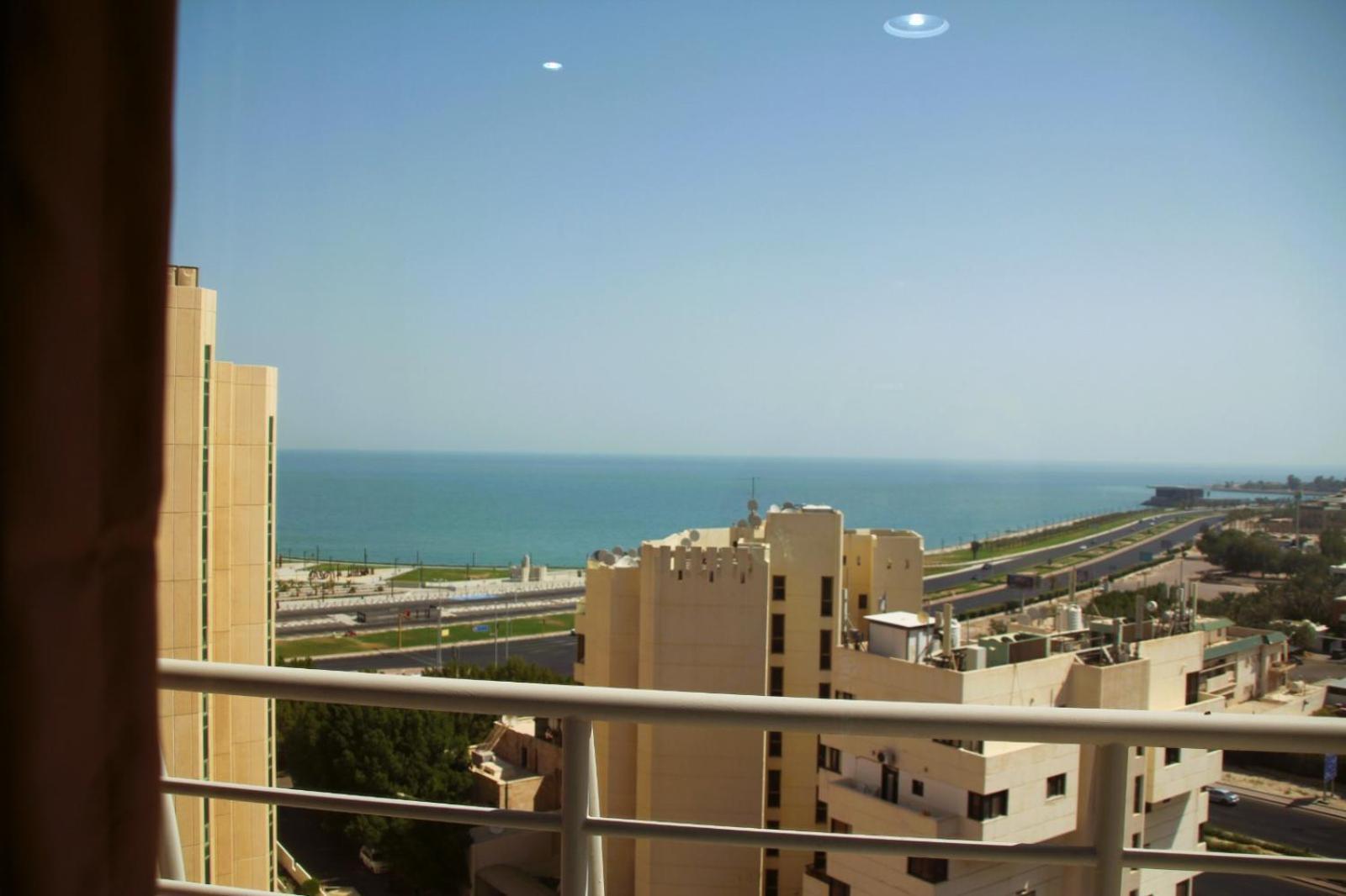 Plaza Athenee Hotel Kuwait City Bagian luar foto