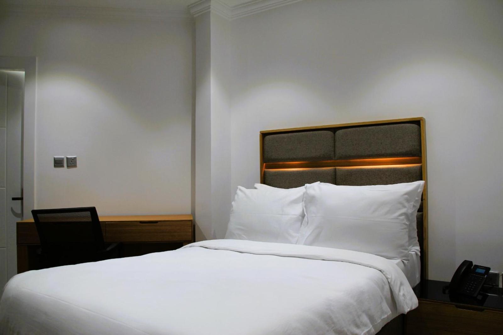 Plaza Athenee Hotel Kuwait City Bagian luar foto