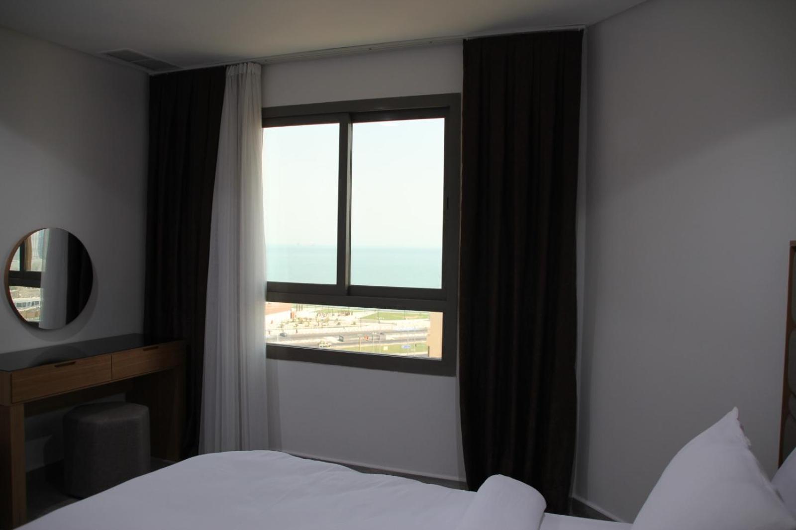 Plaza Athenee Hotel Kuwait City Bagian luar foto