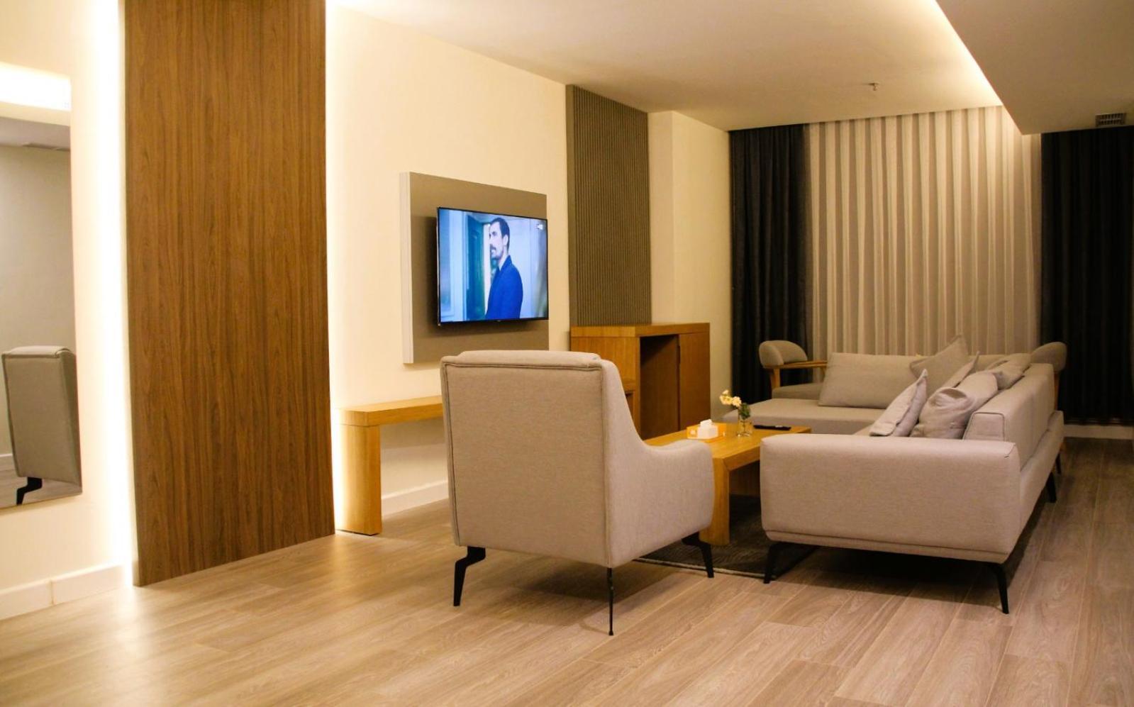 Plaza Athenee Hotel Kuwait City Bagian luar foto